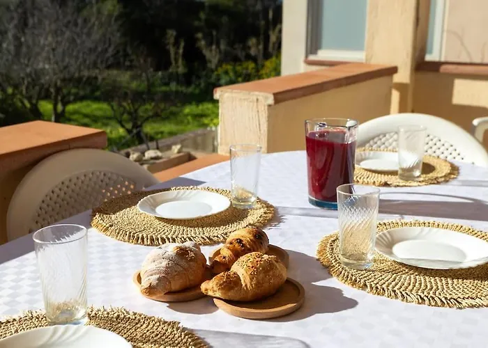 Mandriola House Facing The Sea - Free Wifi Appartement