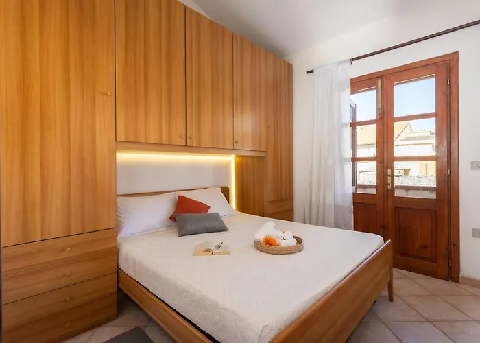 Appartement Mandriola House Facing The Sea - Free Wifi *