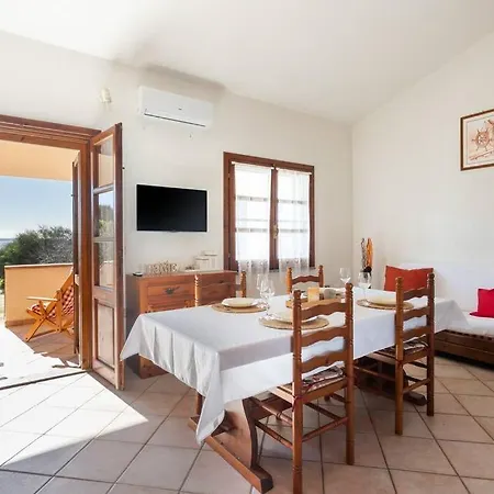Mandriola House Facing The Sea - Free Wifi Apartment *